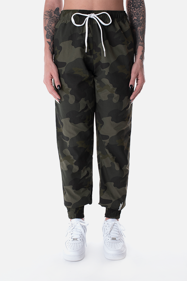 calça jogger camuflada colorida