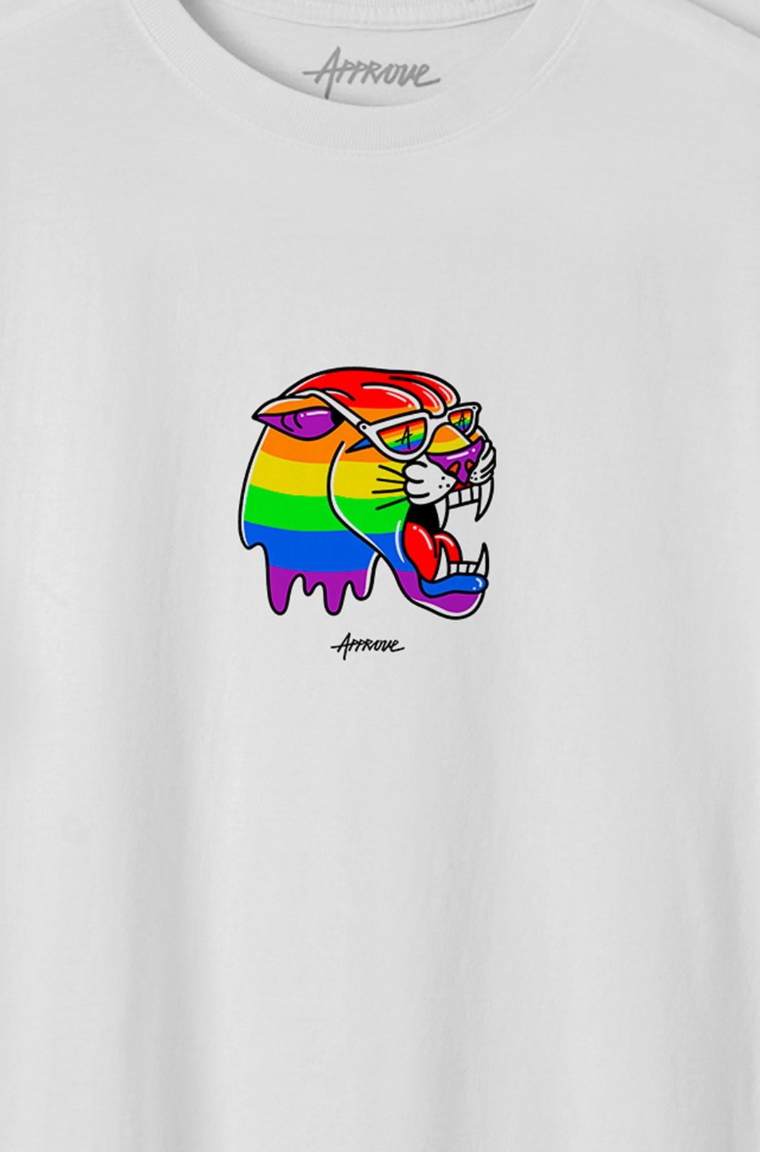 Camiseta Bold Approve Rômulo Deu Cria Pantera Arco-Íris Branca