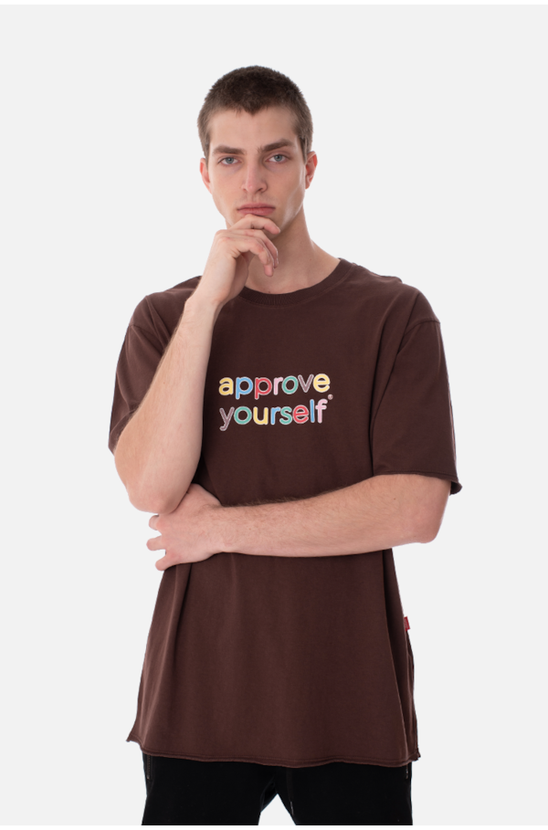 Camiseta Regular Approve Yourself Comic Marrom